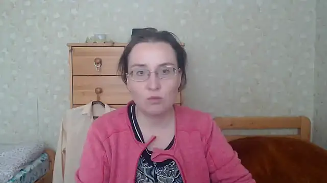 Snapshot of Smart_Rose chatting on 03/06/25, 11:36 Smart Rose online show from 03/06/25, 11:36