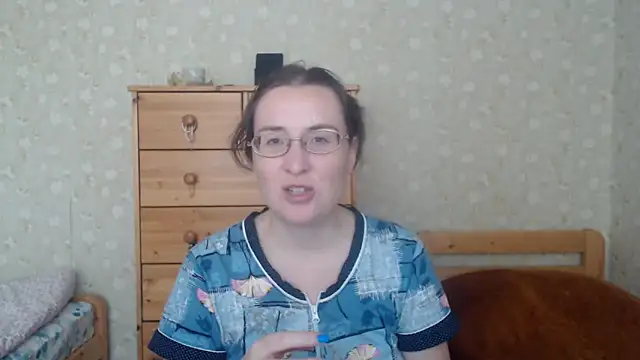 Snapshot of Smart_Rose chatting on 03/10/25, 01:43 Smart Rose online show from 03/10/25, 01:43