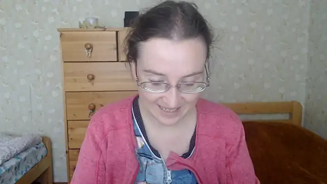 Snapshot of Smart_Rose chatting on 03/17/25, 01:50 Smart Rose online show from 03/17/25, 01:50