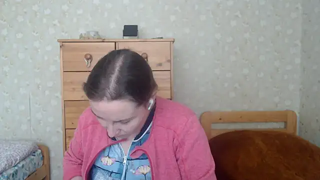 Snapshot of Smart_Rose chatting on 03/18/25, 01:31 Smart Rose online show from 03/18/25, 01:31