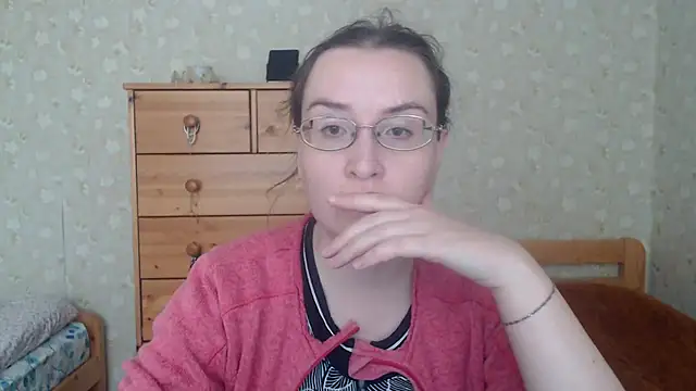 Snapshot of Smart_Rose chatting on 03/20/25, 12:53 Smart Rose online show from 03/20/25, 12:53