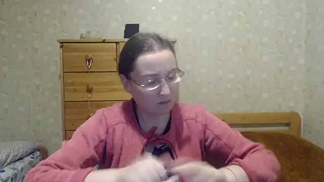 Snapshot of Smart_Rose chatting on 03/21/25, 12:40 Smart Rose online show from 03/21/25, 12:40