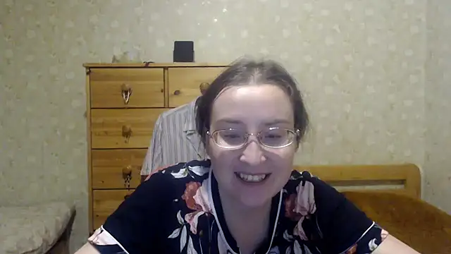 Snapshot of Smart_Rose chatting on 03/22/25, 10:48 Smart Rose online show from 03/22/25, 10:48