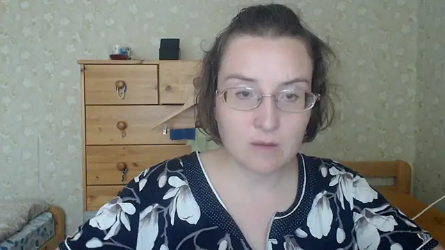 Snapshot of Smart_Rose chatting on 09/15/25, 12:27 Smart Rose online show from 09/15/25, 12:27