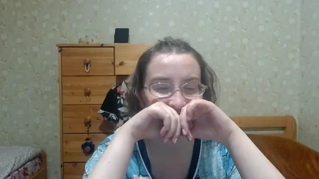 Snapshot of Smart_Rose chatting on 09/22/25, 10:23 Smart Rose online show from 09/22/25, 10:23