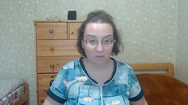 Snapshot of Smart_Rose chatting on 09/26/25, 01:48 Smart Rose online show from 09/26/25, 01:48