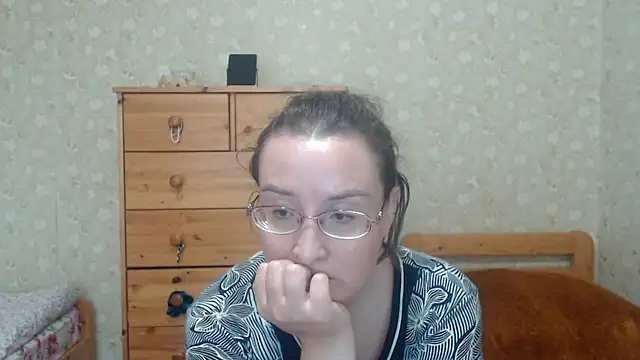 Snapshot of Smart_Rose chatting on 09/27/25, 12:32 Smart Rose online show from 09/27/25, 12:32