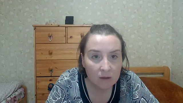 Snapshot of Smart_Rose chatting on 09/28/25, 02:00 Smart Rose online show from 09/28/25, 02:00