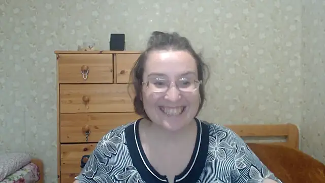 Snapshot of Smart_Rose chatting on 09/29/25, 02:11 Smart Rose online show from 09/29/25, 02:11