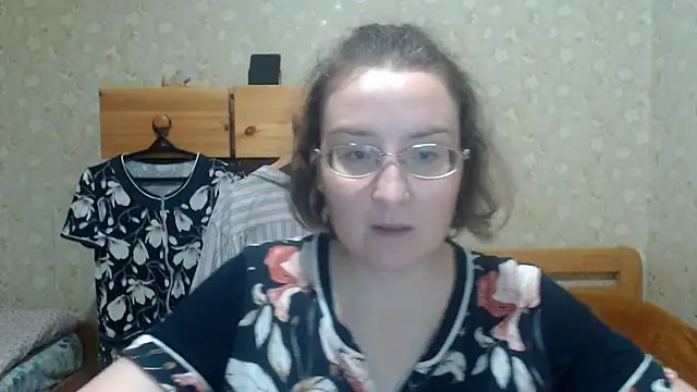 Snapshot of Smart_Rose chatting on 10/12/25, 02:16 Smart Rose online show from 10/12/25, 02:16