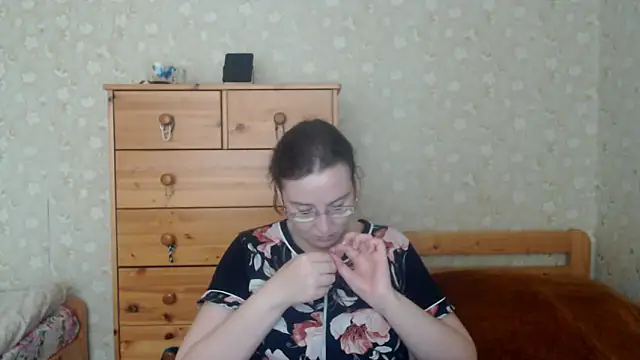 Snapshot of Smart_Rose chatting on 10/29/25, 08:49 Smart Rose online show from 10/29/25, 08:49