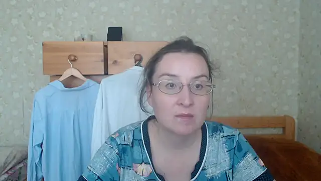 Snapshot of Smart_Rose chatting on 10/31/25, 10:38 Smart Rose online show from 10/31/25, 10:38