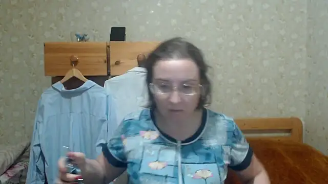 Snapshot of Smart_Rose chatting on 10/31/25, 10:55 Smart Rose online show from 10/31/25, 10:55