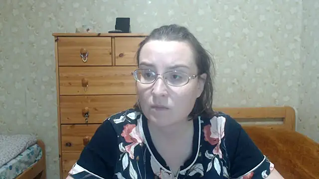 Snapshot of Smart_Rose chatting on 11/14/25, 04:28 Smart Rose online show from 11/14/25, 04:28