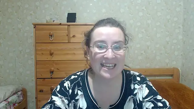 Snapshot of Smart_Rose chatting on 11/19/25, 04:51 Smart Rose online show from 11/19/25, 04:51