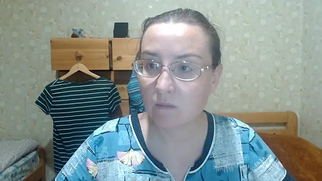 Snapshot of Smart_Rose chatting on 12/13/25, 07:53 Smart Rose online show from 12/13/25, 07:53