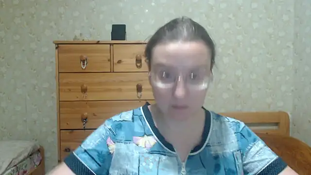 Snapshot of Smart_Rose chatting on 12/21/25, 03:41 Smart Rose online show from 12/21/25, 03:41