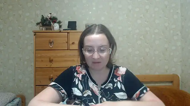 Snapshot of Smart_Rose chatting on 02/01/26, 01:42 Smart Rose online show from 02/01/26, 01:42