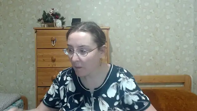 Snapshot of Smart_Rose chatting on 02/04/26, 07:31 Smart Rose online show from 02/04/26, 07:31