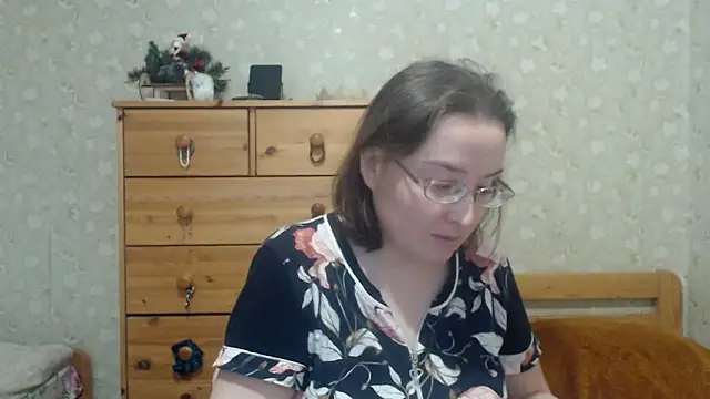 Snapshot of Smart_Rose chatting on 02/12/26, 01:50 Smart Rose online show from 02/12/26, 01:50