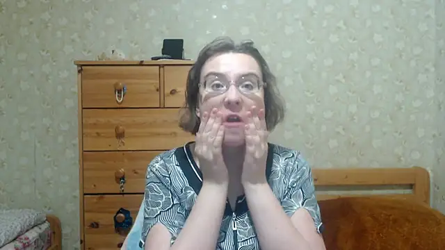 Snapshot of Smart_Rose chatting on 02/18/26, 05:20 Smart Rose online show from 02/18/26, 05:20