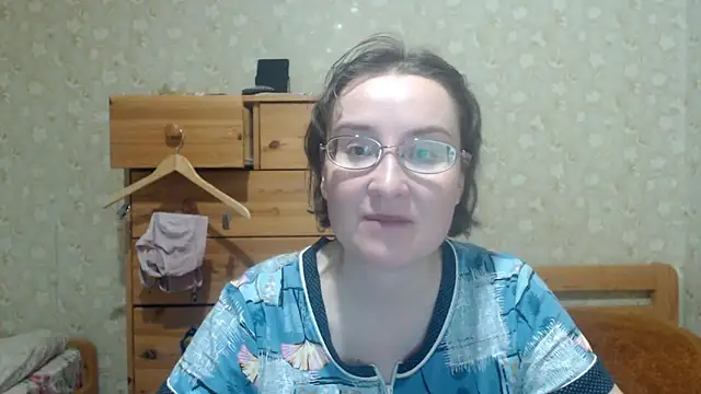 Snapshot of Smart_Rose chatting on 02/19/26, 06:37 Smart Rose online show from 02/19/26, 06:37