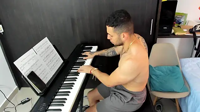 logan smith online show from 12/18/25, 12:33