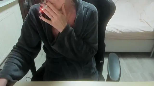 minoesje37 online show from 03/19/26, 08:46