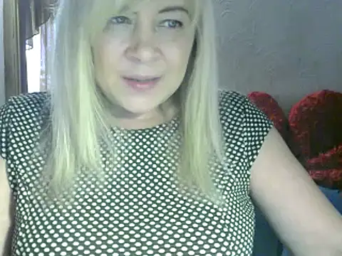 Snapshot of AgoniA7 chatting on 02/10/25, 08:42 AgoniA7 online show from 02/10/25, 08:42