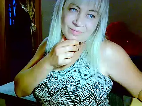 Snapshot of AgoniA7 chatting on 09/12/25, 04:07 AgoniA7 online show from 09/12/25, 04:07