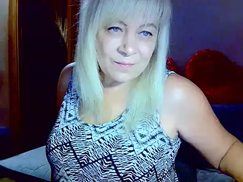 Snapshot of AgoniA7 chatting on 10/08/25, 03:37 AgoniA7 online show from 10/08/25, 03:37