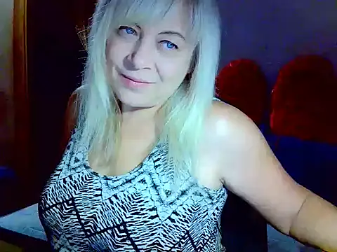 Snapshot of AgoniA7 chatting on 10/21/25, 03:07 AgoniA7 online show from 10/21/25, 03:07