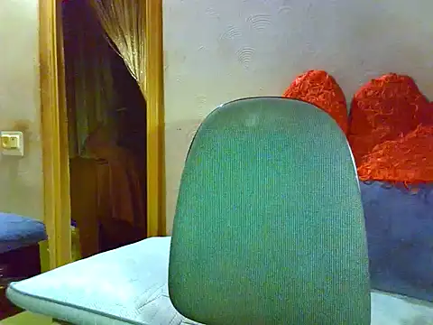 Snapshot of AgoniA7 chatting on 10/27/25, 06:45 AgoniA7 online show from 10/27/25, 06:45