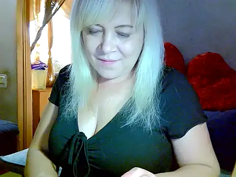 Snapshot of AgoniA7 chatting on 11/15/25, 01:07 AgoniA7 online show from 11/15/25, 01:07