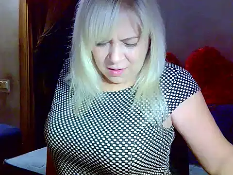 Snapshot of AgoniA7 chatting on 11/21/25, 03:22 AgoniA7 online show from 11/21/25, 03:22