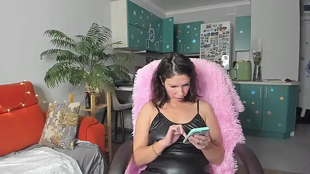 ChristinaGlory online show from 12/30/24, 07:37