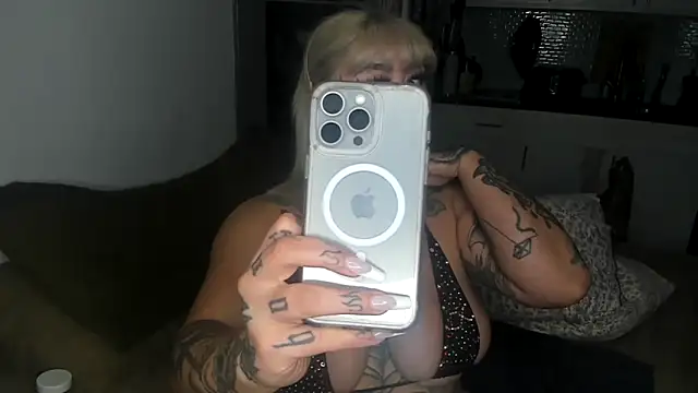 Snapshot of Sad1st1kSadie chatting on 01/24/25, 05:21 Sad1st1kSadie online show from 01/24/25, 05:21