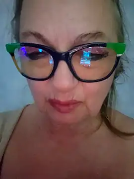 Snapshot of MucMilf59 chatting on 02/17/26, 08:22 MucMilf59 online show from 02/17/26, 08:22