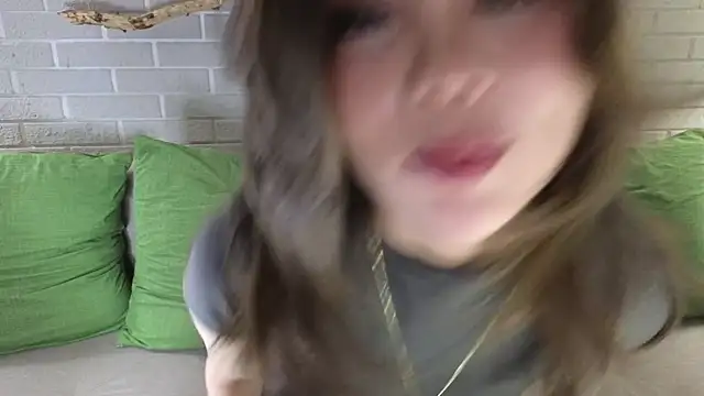 JuliaBeng online show from 05/16/26, 03:33