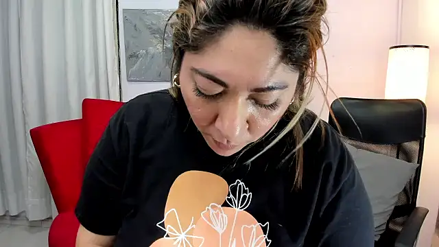 kendra fire online show from 05/16/26, 01:02