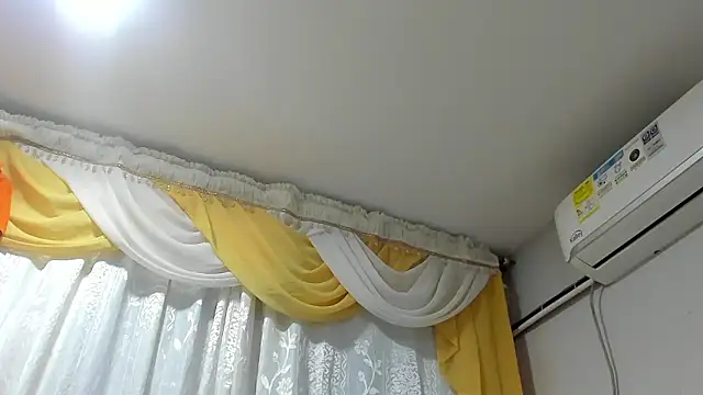 Snapshot of SandraGoldstein chatting on 12/05/24, 01:58 SandraGoldstein online show from 12/05/24, 01:58