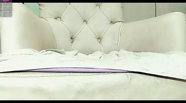 Snapshot of khloeHermaprodit3 chatting on 01/05/25, 11:01 khloeHermaprodit3 online show from 01/05/25, 11:01