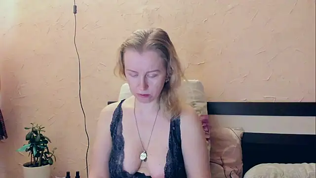 Snapshot of I_AM_MILF chatting on 05/15/26, 07:37 I AM MILF online show from 05/15/26, 07:37