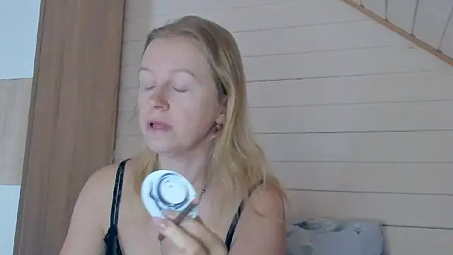 I AM MILF online show from 07/21/26, 06:38