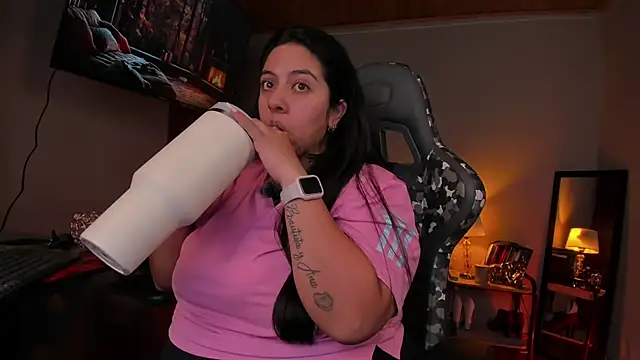 coraline latin online show from 02/23/25, 09:16