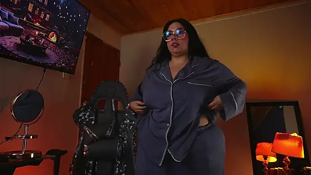 coraline latin online show from 10/11/25, 11:36