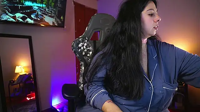 coraline latin online show from 03/27/26, 12:16