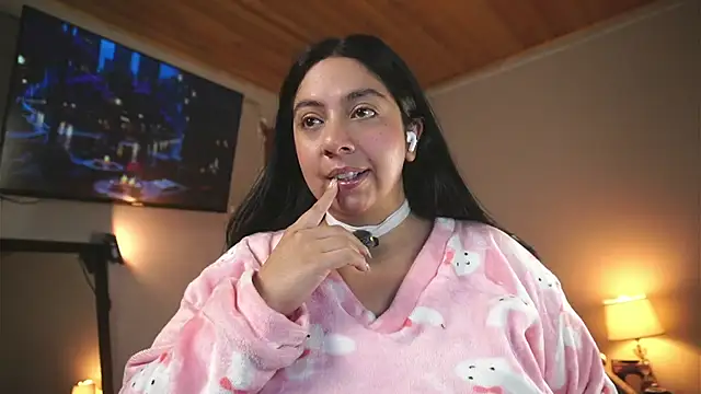 coraline latin online show from 05/03/26, 12:55