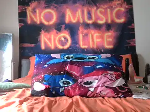 Snapshot of EnticingAaliyah chatting on 02/12/25, 07:45 EnticingAaliyah online show from 02/12/25, 07:45