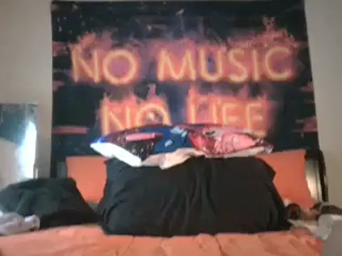 Snapshot of EnticingAaliyah chatting on 02/15/25, 05:39 EnticingAaliyah online show from 02/15/25, 05:39